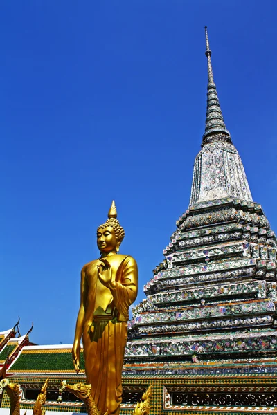 Buddharupa op wat arun — Stockfoto
