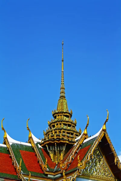 Thailändsk konst på taket. — Stockfoto