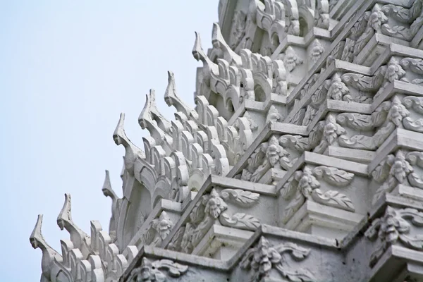 Тайское искусство на крыше . — стоковое фото