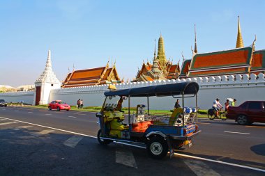 Tuk tuk wat phra kaew at