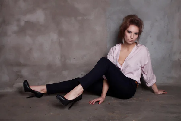 Mode Mädchen in Hosen — Stockfoto