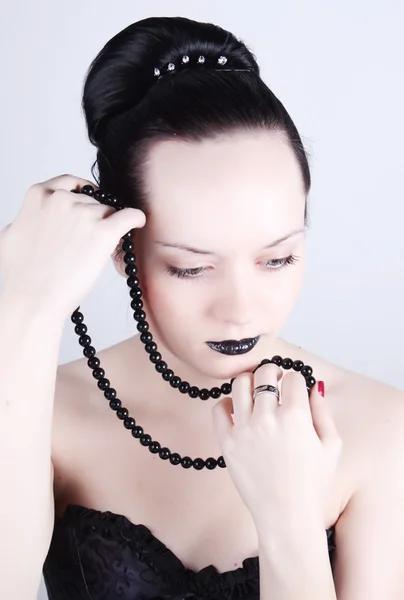 Dívka s černou perlou — Stock fotografie