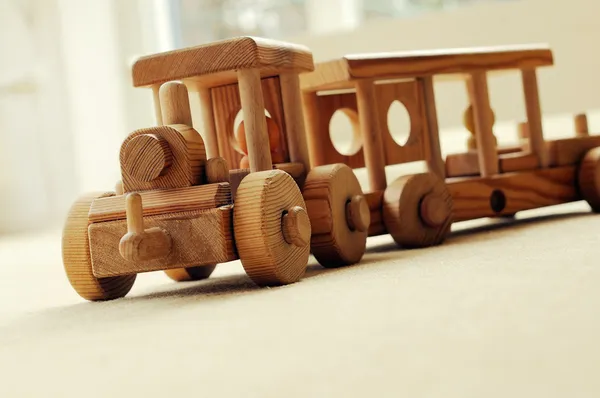 Trem de brinquedo de madeira — Fotografia de Stock