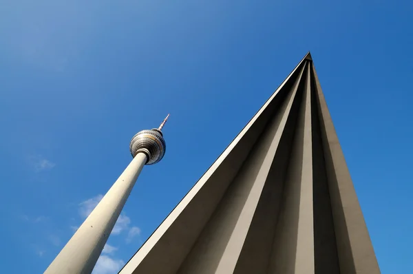 Τηλεοπτικός πύργος με τρίγωνο στο Βερολίνο — Φωτογραφία Αρχείου
