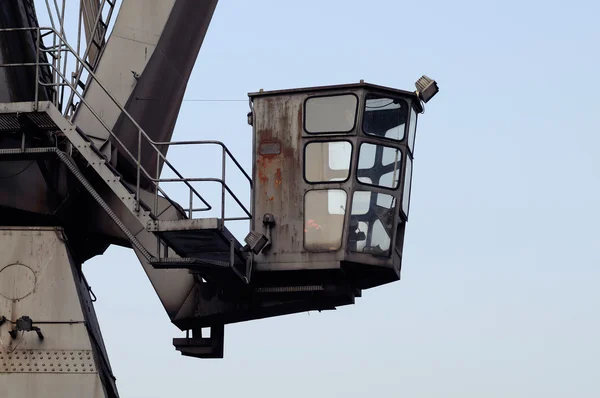 Old Crane at the harbor — Stock Photo, Image