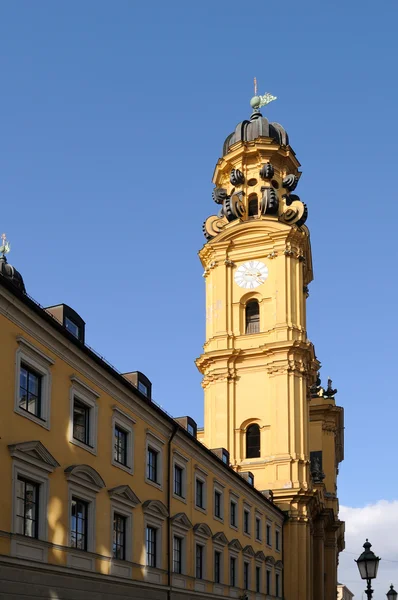 München templomok - St. Kajetan (Theatinerkirche) — Stock Fotó