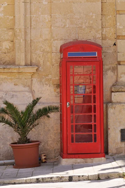 Czerwona kabina telefoniczna — Zdjęcie stockowe
