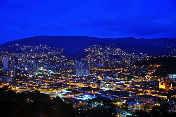 Medellin, colombia på natten Royaltyfria Stockfoton