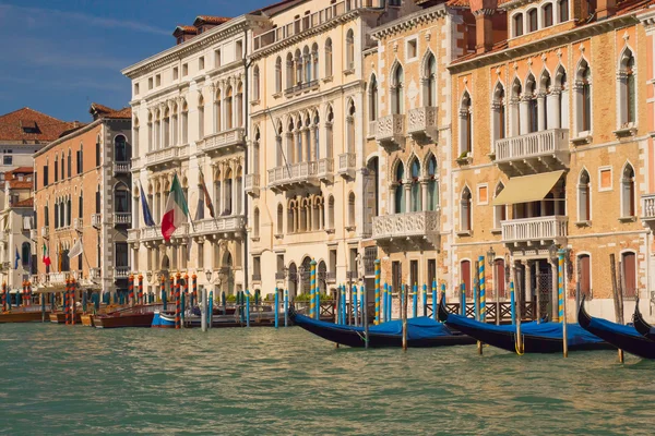 Grand Canal und Gondeln (Venedig, Italien) — Stockfoto