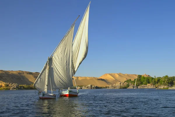 Typisches Segeln auf dem Nil — Stockfoto