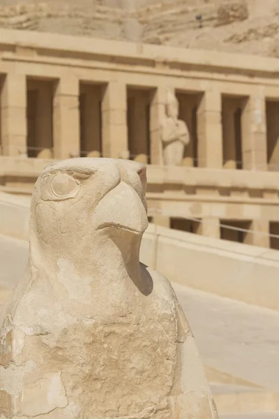 하트 셉 수트 신전 (룩 소 르, 이집트 앞 동상) — 스톡 사진