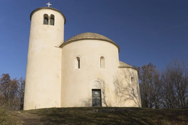 Εκκλησάκι του Αγίου Γεωργίου στο βουνό Rip (Τσεχία) — Φωτογραφία Αρχείου