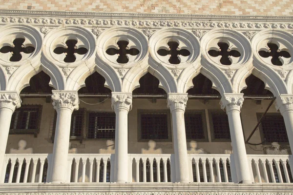 Αναλυτική προβολή του παλάτι στη Βενετία (Ιταλία) — Φωτογραφία Αρχείου