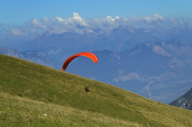 Para-planör Dolomites (İtalya uçan)