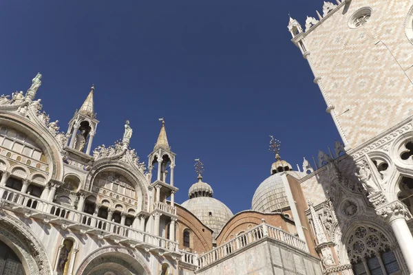 Katedral San marco (Venedik, İtalya). yatay olarak. — Stok fotoğraf
