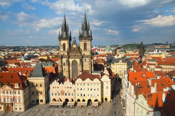 Old town square with Tyn Church (Prague) — Stock Photo, Image