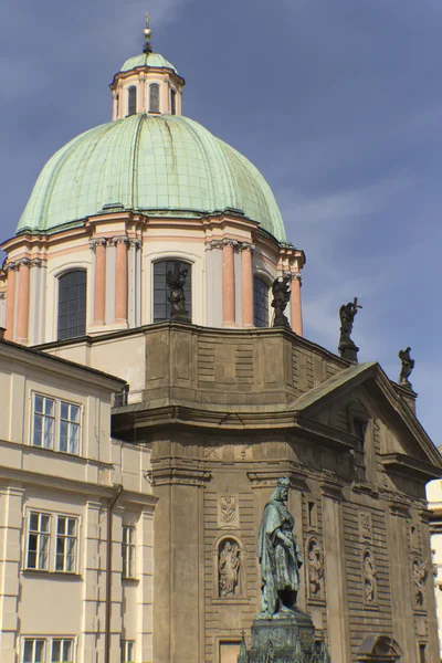Kupol av Franciskus av assisi i Prag — Stockfoto