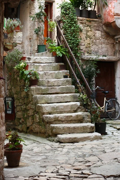 Stare schody w domu — Zdjęcie stockowe