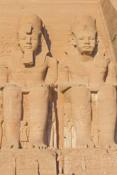 Esculturas no Templo Abu Simbel (Egito ) — Fotografia de Stock