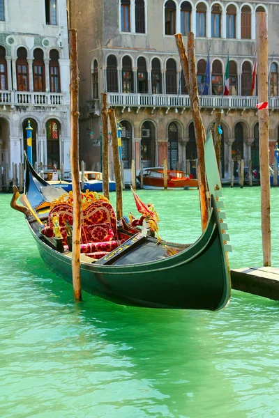 Góndola en Canale Grande en Venecia (Italia) ) —  Fotos de Stock