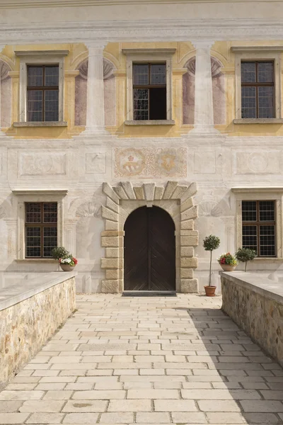 Entrance to the Chateau Kratochvile. (Czech Republic) — Stock Photo, Image