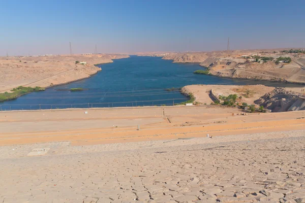 Асуанські греблі на річці Ніл (Єгипет ) — стокове фото