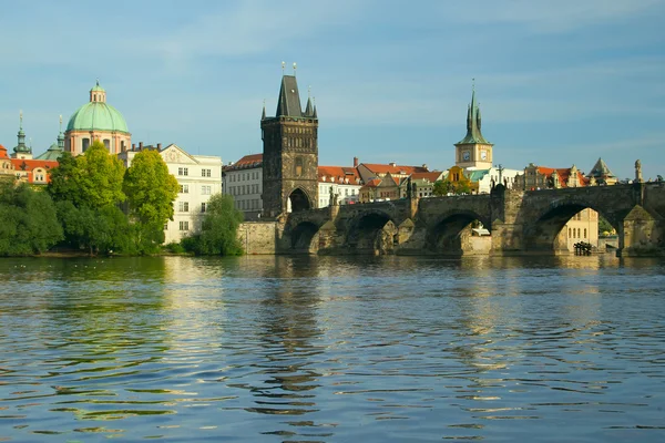 Карлов мост в Праге (Чехия) ) — стоковое фото