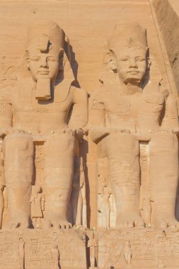 Abu Simbel Tapınağı (Mısır heykeller)