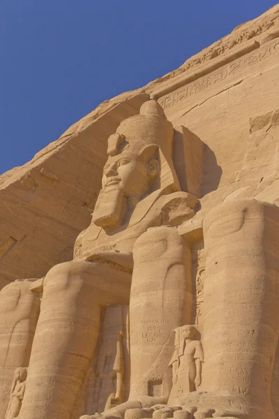 Скульптуры в храме Абу-Симбел (Египет) ) — стоковое фото