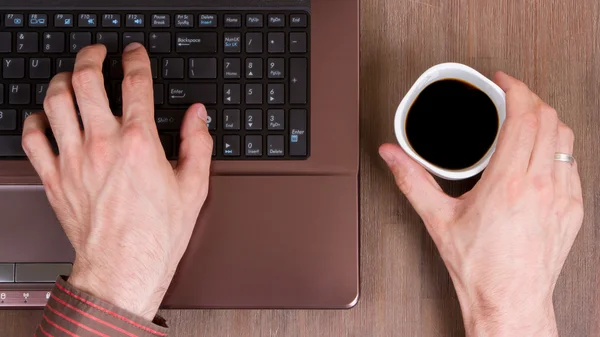 Koffie met laptop — Stockfoto