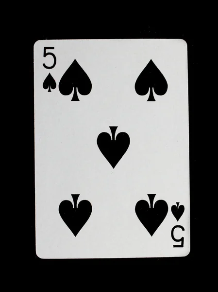 Стара гральна картка (п'ять) ізольовано — стокове фото