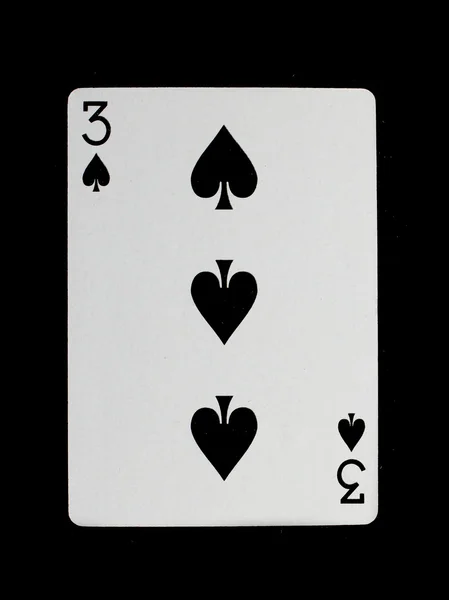 Vieille carte à jouer (trois) isolée — Photo