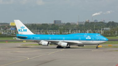KLM Boeing 747-400 clipart