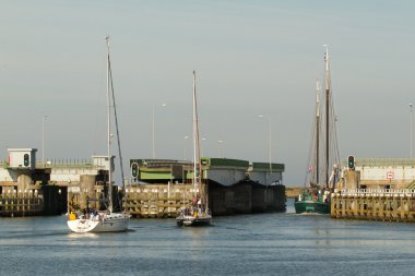 afsluitdijk bir köprü