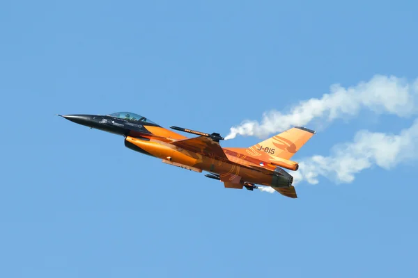 荷兰的 f-16 演示团队 — 图库照片