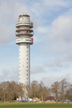 daraltılmış radyo televizyon kulesi yeniden oluşturuluyor