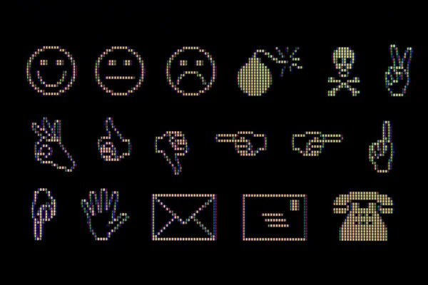 Símbolos en primer plano en la pantalla de un ordenador — Foto de Stock