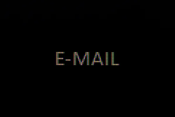 E-mail (pixels) em close-up em uma tela do computador — Fotografia de Stock