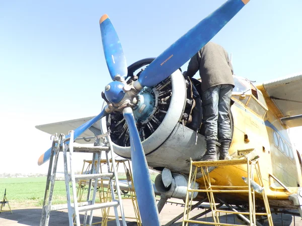 Repair of aircraft engine — Stock Photo, Image