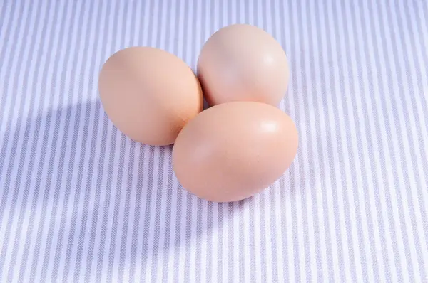 Üç tavuk yumurta — Stok fotoğraf