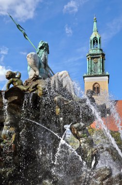 Neptün Çeşmesi & marienkirche, berlin