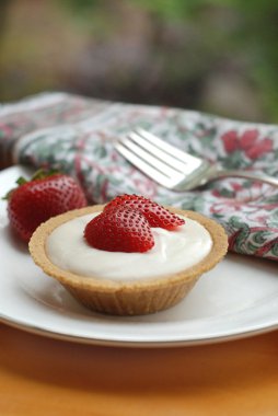 Strawberry Cheesecake Tarts clipart