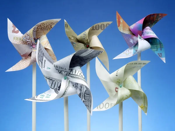 Moinhos de vento de brinquedo de dinheiro — Fotografia de Stock