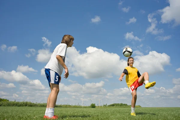 10 代のサッカー — ストック写真