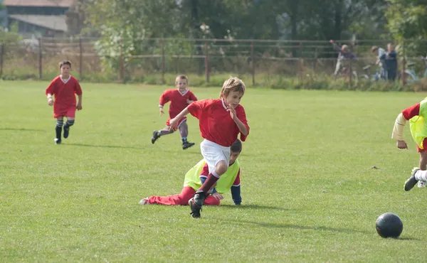 Permainan sepak bola anak — Stok Foto
