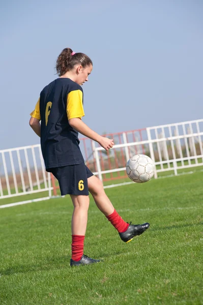 Kızlar futbol — Stok fotoğraf