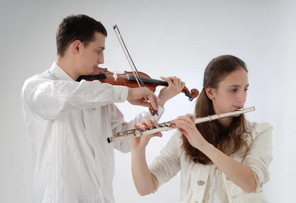 Flauta e violino — Fotografia de Stock