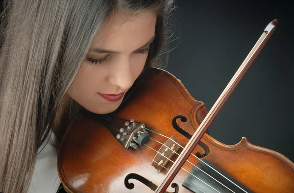 Bella ragazza con violino — Foto Stock