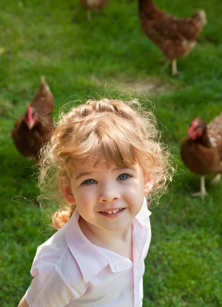 Girl and Chicken — Stock Photo, Image