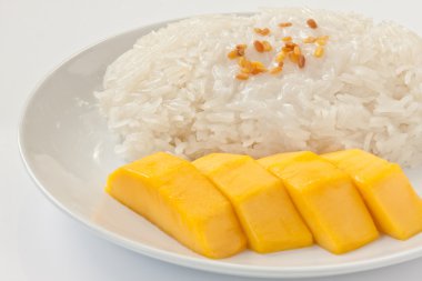 Tay tatlı tatlı yapışkan pirinç mango ile